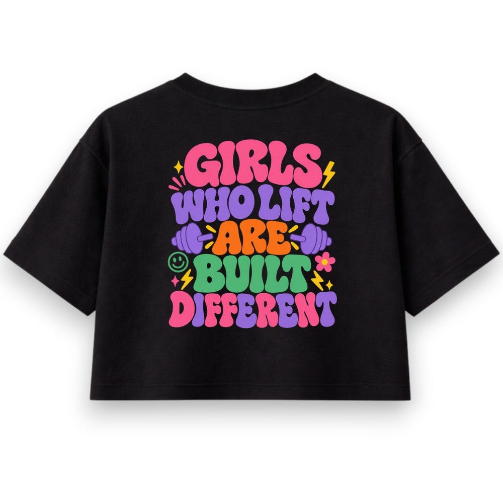 Girls Who Lift Are Built Different Oversize Crop Top Schwarz